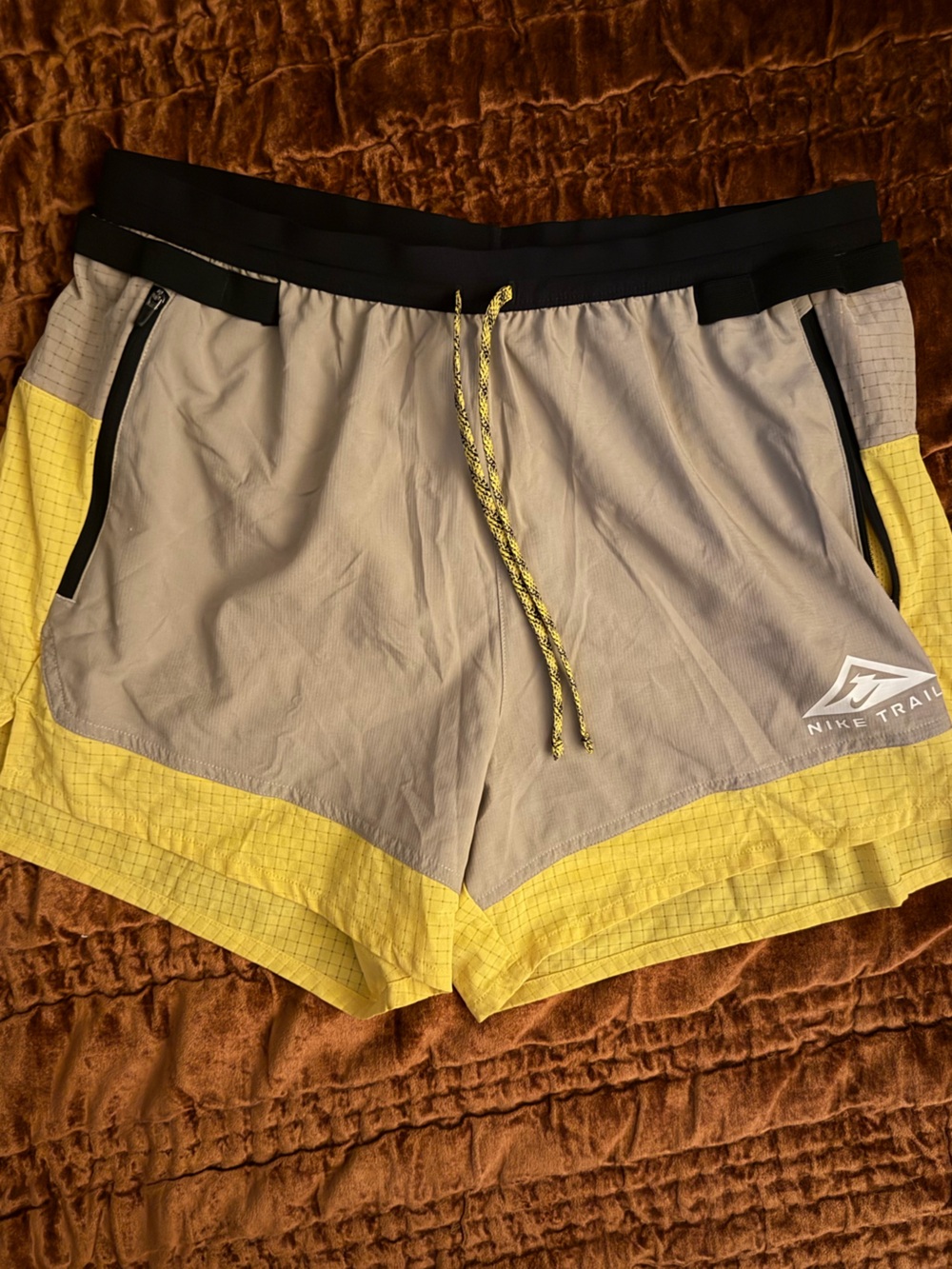 Nike Men's Yellow and Light Gray Runing Shorts